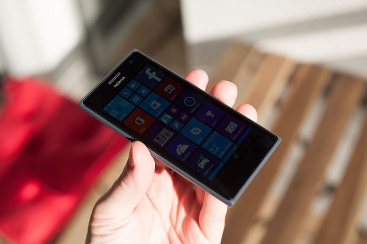 Nokia-Lumia-735-recenzija-iz-ruke-hands-on-review-13.jpg